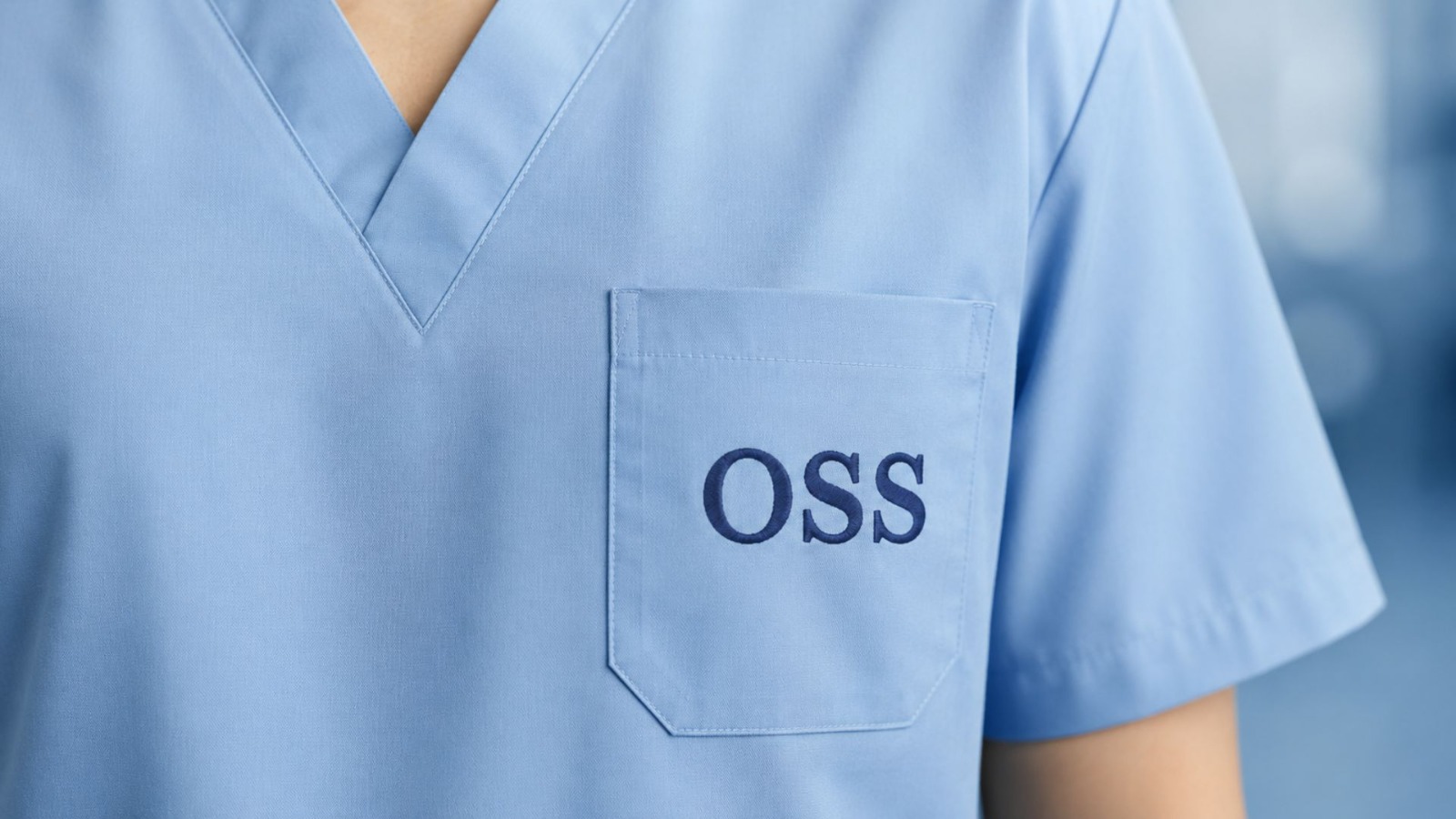 Operatore Socio Sanitario durante l'attività assistenziale